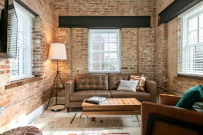 Stylish Apt w/King Bed and 94 Walk Score